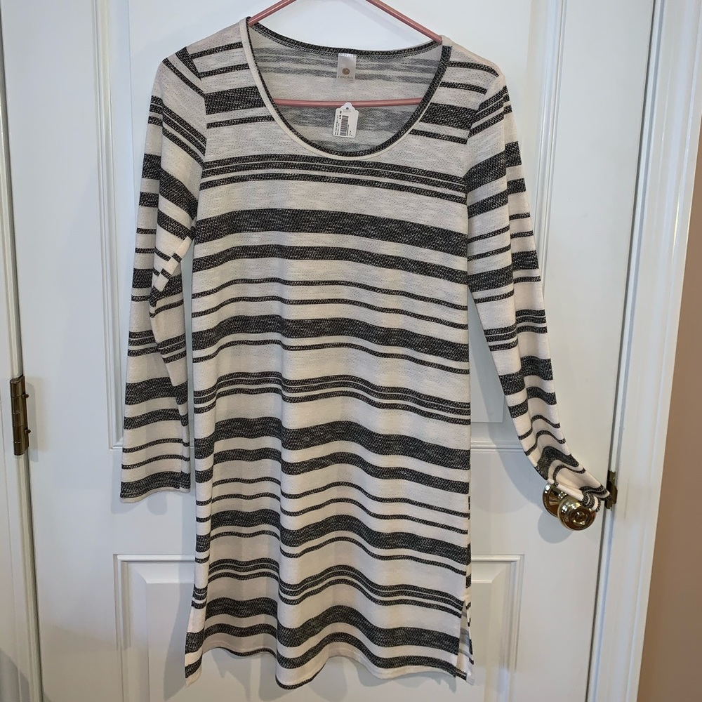 Lightweight long sleeve striped dress.